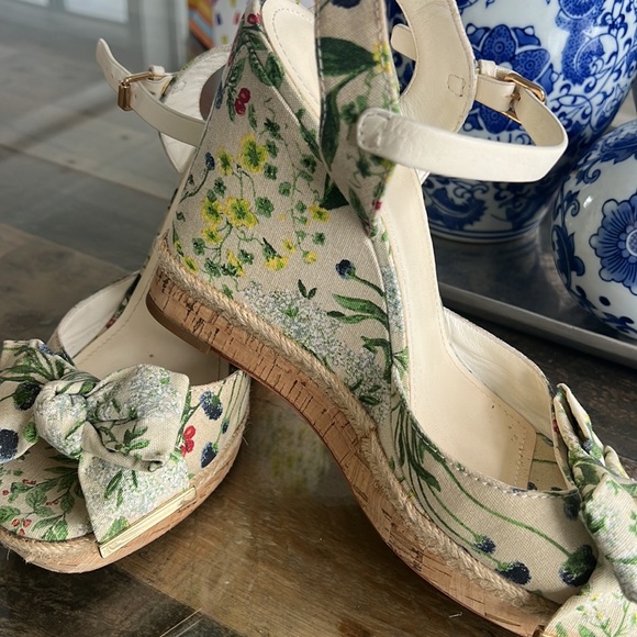 Tory Burch floral platform sandals LIKE NEW - Picture 2 of 7